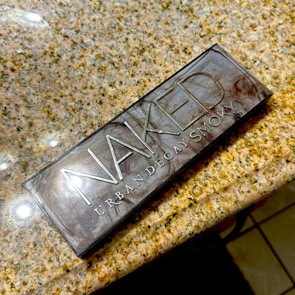 Naked Urban Decay “smoky” palette